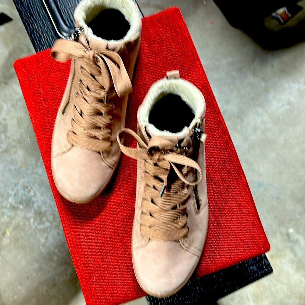 Ecco short boots.